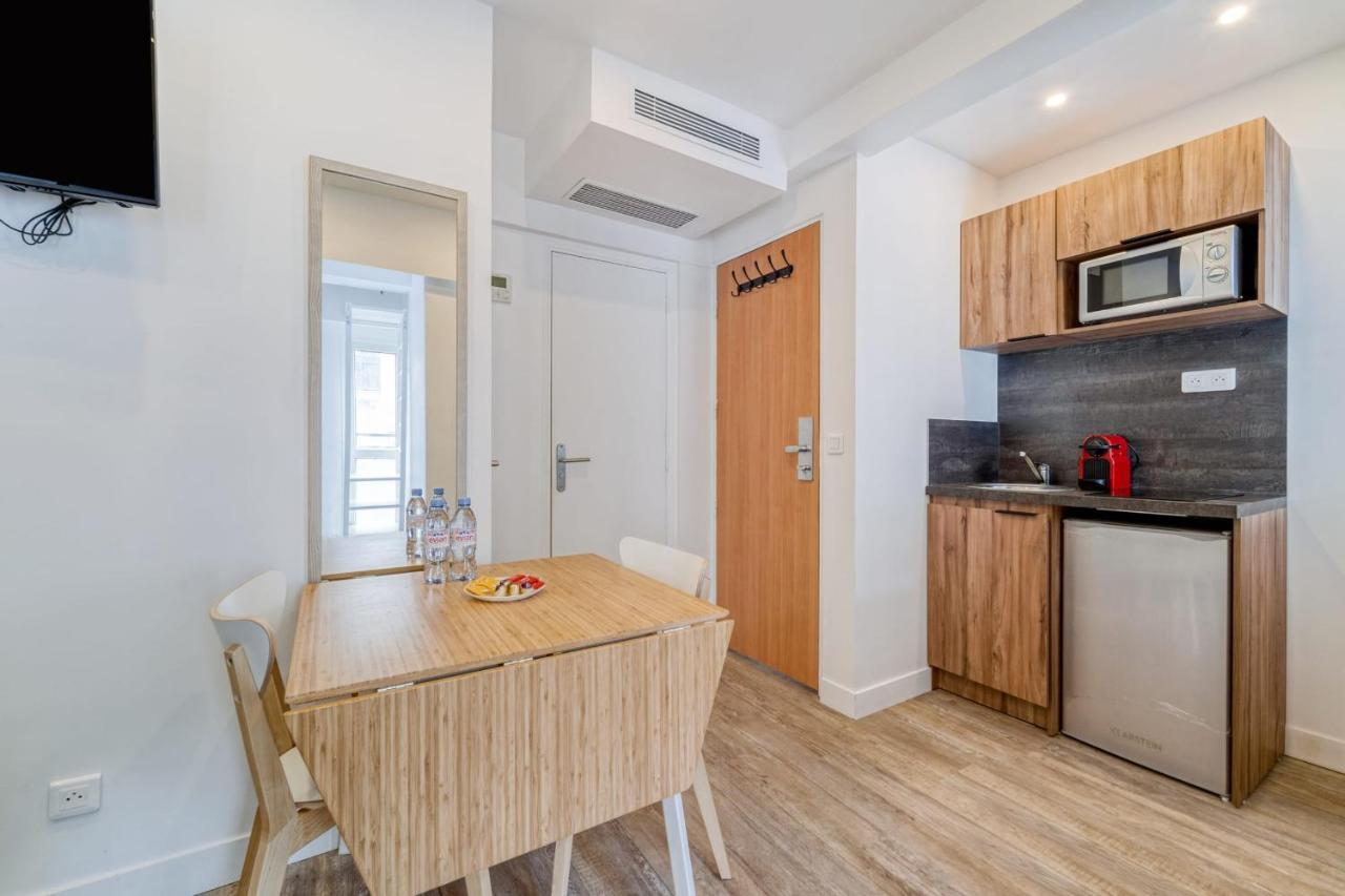 Beautiful Apartement With 2 Bedrooms In Paris Centre Bagian luar foto